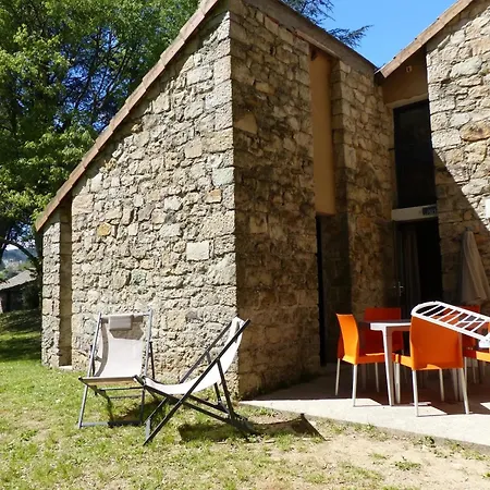 Campsite Zecamping 3 Etoiles Animaux Acceptes Piscine Et Canoe Kayak Chambonas